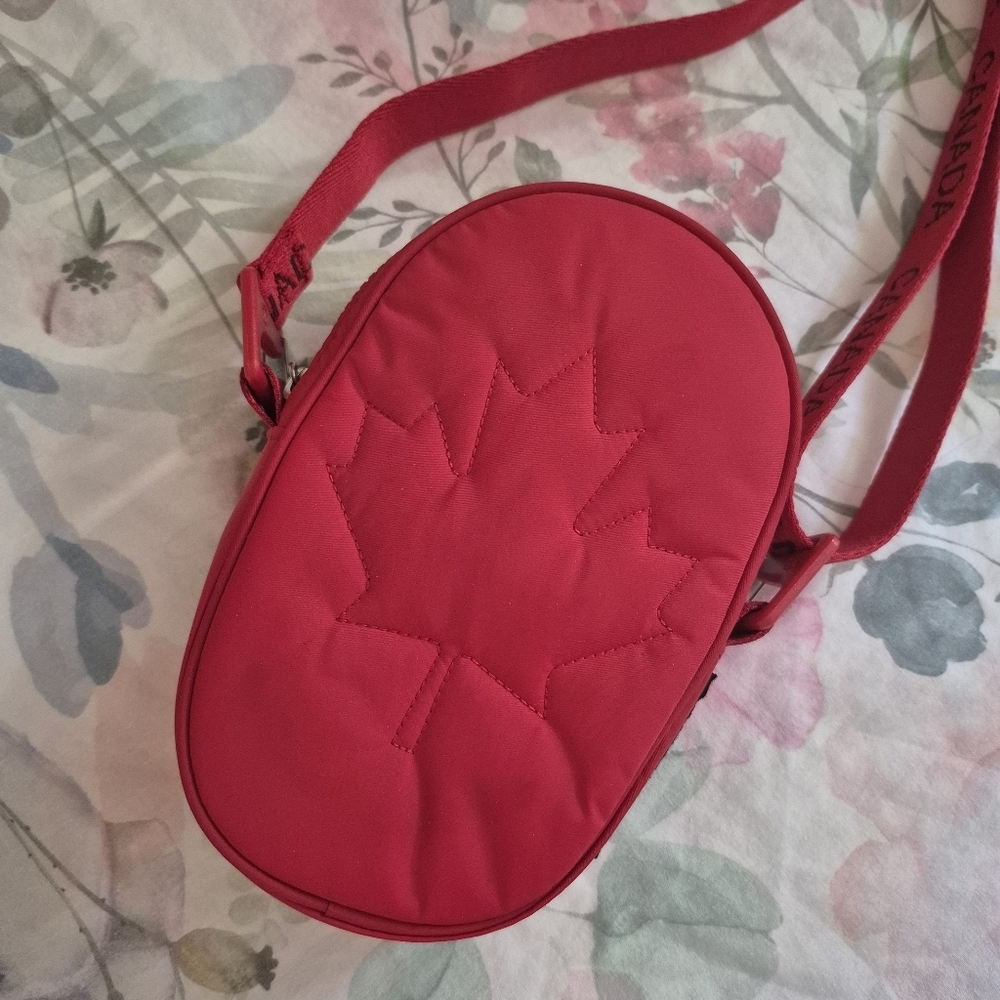 Lululemon Team Canada Future Legacy Crossbody Bag Red Bag Proudly Canadian - Picture 3 of 10